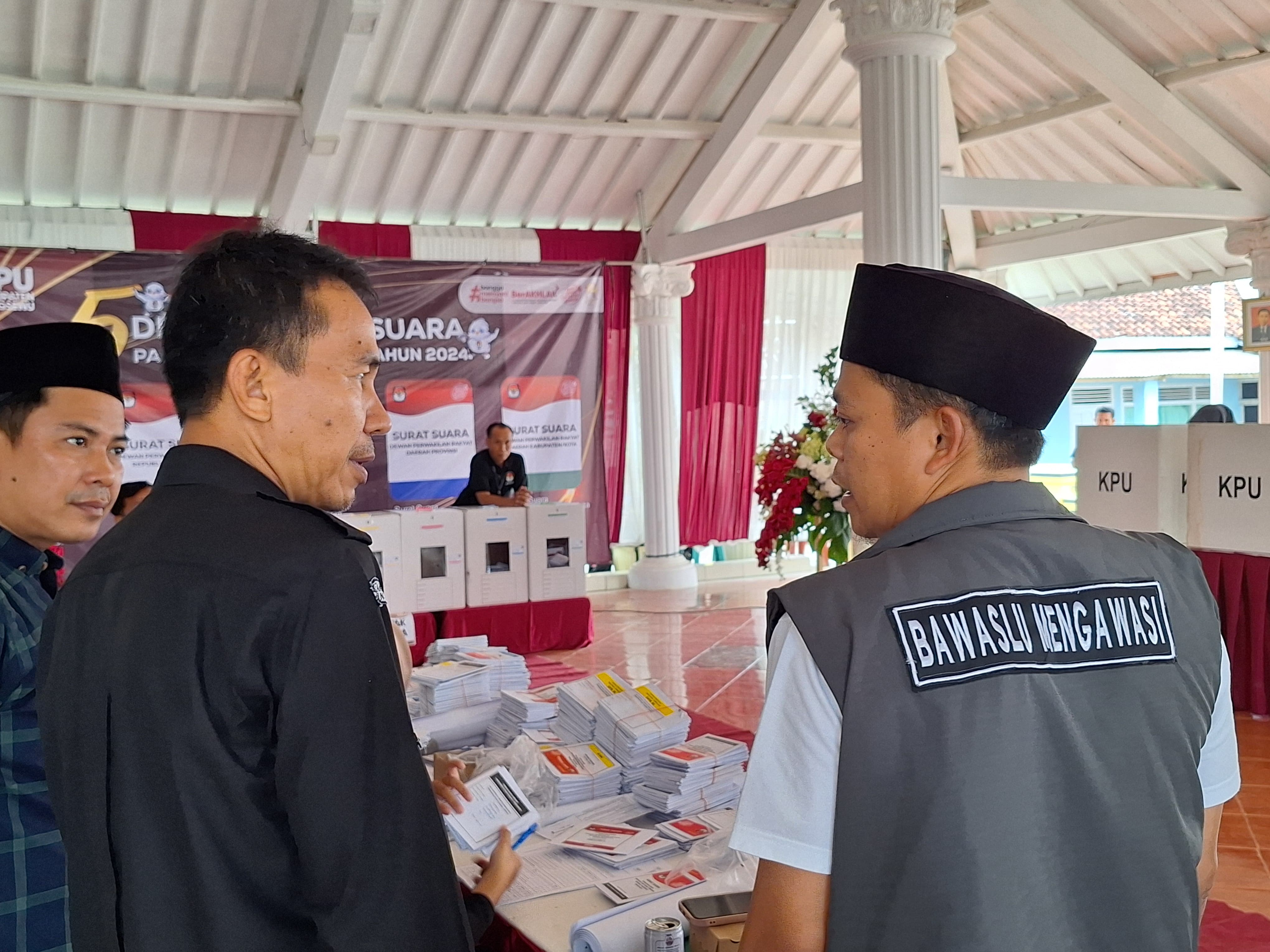 Bawaslu Awasi Simulasi Pemungutan dan Penghitungan Suara di TPS 12 Kecamatan Gadingrejo