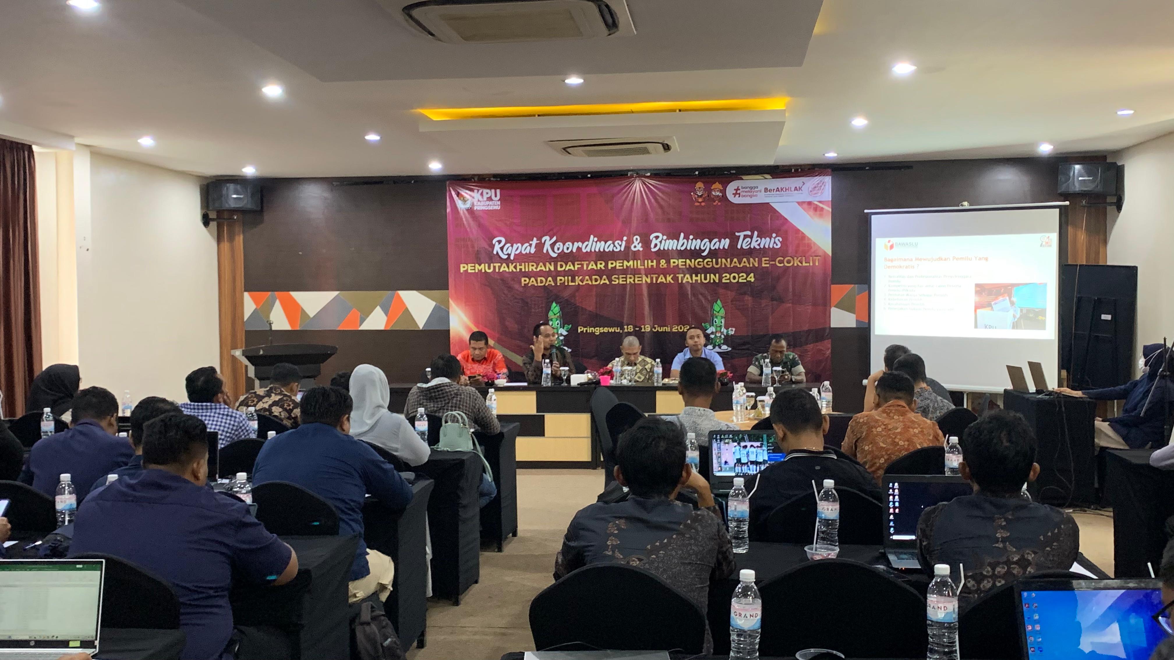 Ketua Bawaslu Pringsewu, Suprondi :  Tekankan Kepatuhan Prosedur Pada Tahapan Pemutakhiran Dan Penyusunan Daftar Pemilih