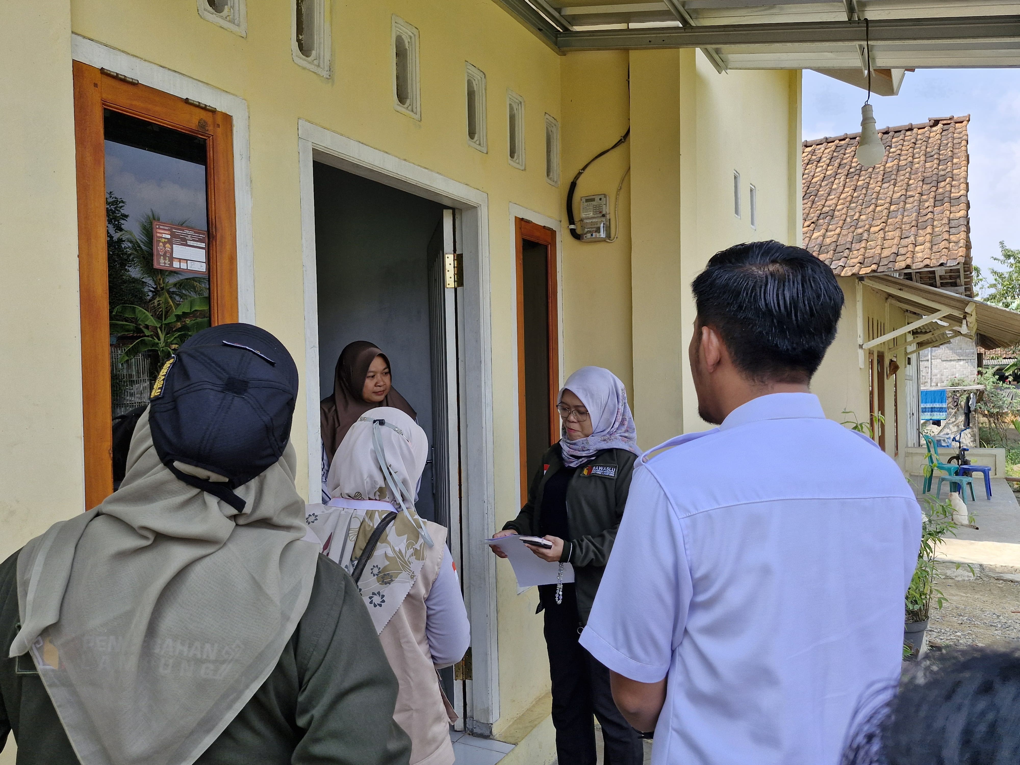 BAWASLU PRINGSEWU LAKUKAN UJI PETIK PELAKSANAAN COKLIT DATA PEMILIH