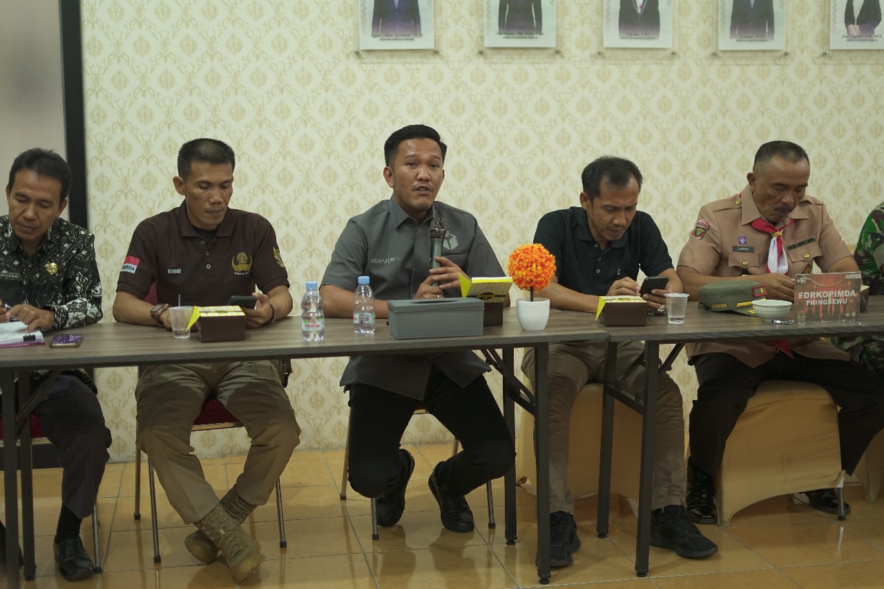 Foto Mediansyah Resaputra :Sampaikan Kesiapan Bawaslu Pringsewu dalam Pengawasan Melekat  Tahapan Pencalonan 