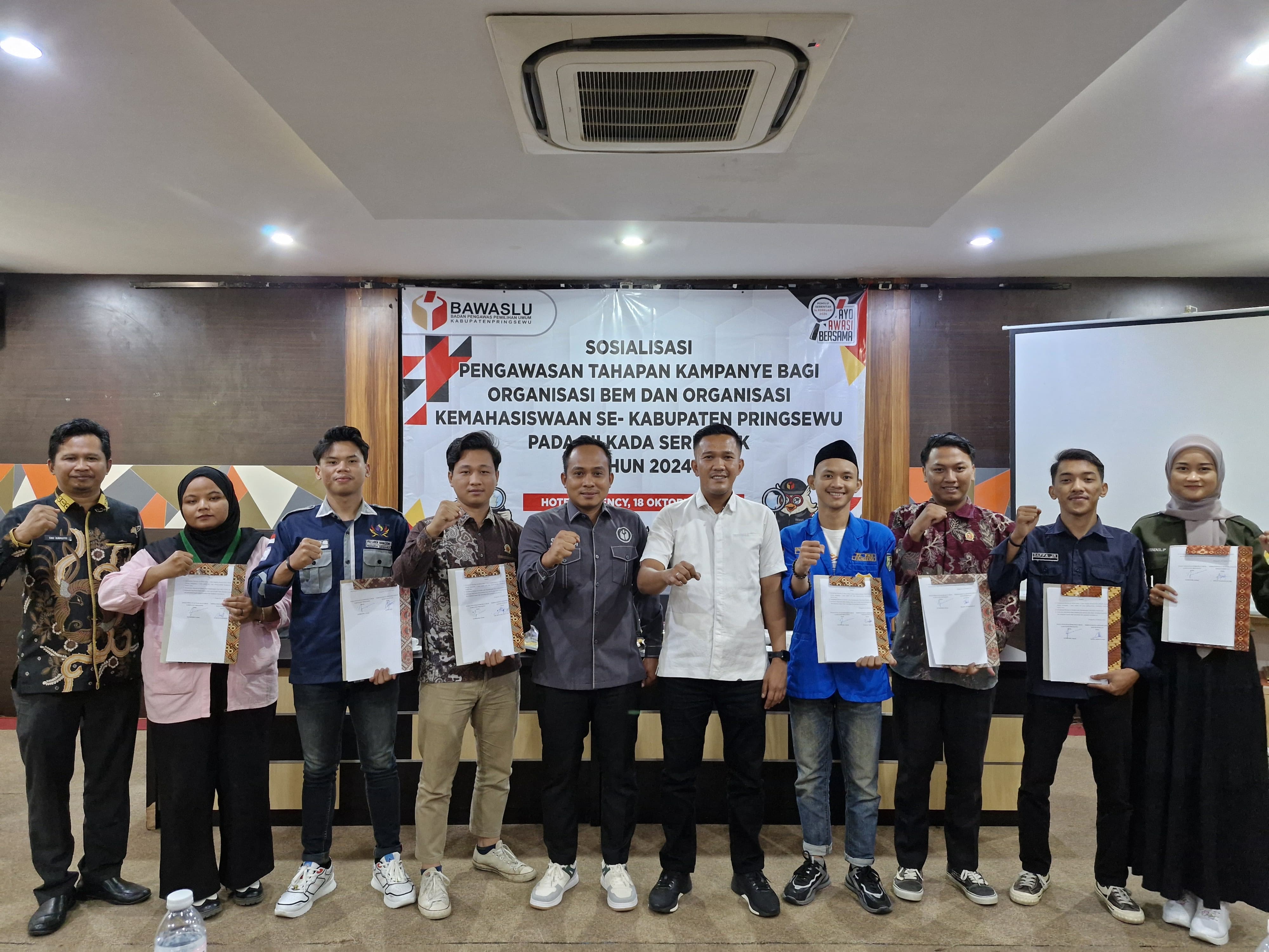 Foto Bawaslu Pringsewu mengadakan sosialisasi bersama sejumlah organisasi mahasiswa untuk mendukung pengawasan partisipatif dalam rangka Pilkada Serentak 2024