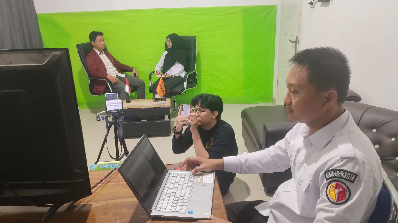 Foto saat podcast ngode Pemilu dan Good Government (Pemerintahan yang Baik)