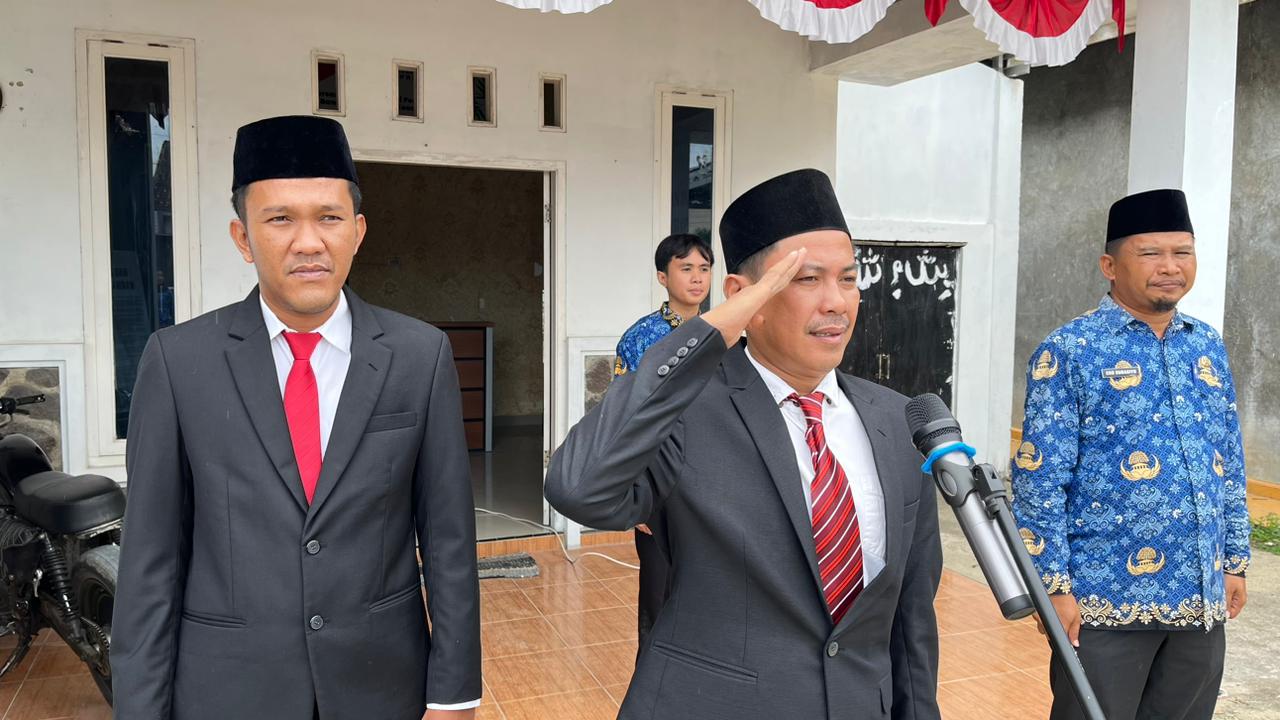 Foto memperingati Hari Sumpah Pemuda ke-97 yang jatuh pada 28 Oktober 2025, Badan Pengawas Pemilihan Umum (Bawaslu) Kabupaten Pringsewu menggelar upacara peringatan di halaman kantor Bawaslu Pringsewu