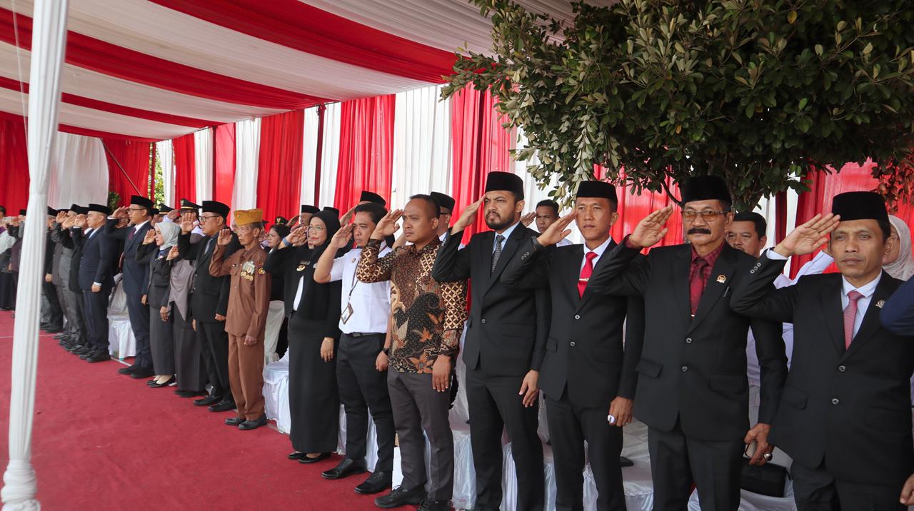 Bawaslu Pringsewu Hadiri Upacara Peringatan Hari Jadi ke-17 Kabupaten Pringsewu