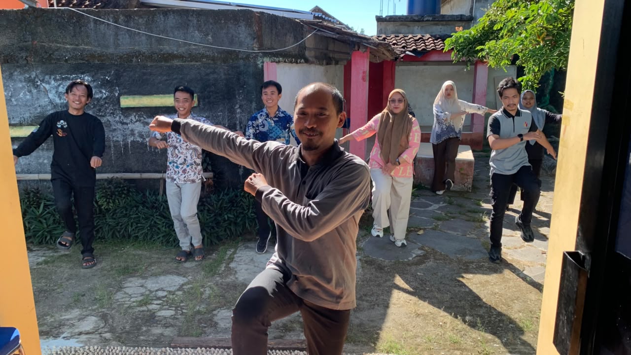 Jaga Kebugaran dan Soliditas, Bawaslu Pringsewu Gelar Senam Pagi Bersama