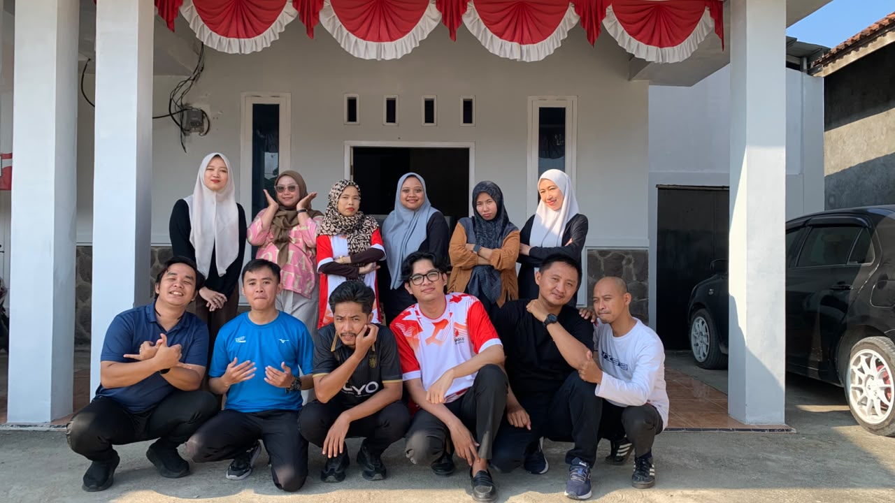Bawaslu Kabupaten Pringsewu Laksanakan Program Jumat Sehati Melalui Senam Pagi Bersama
