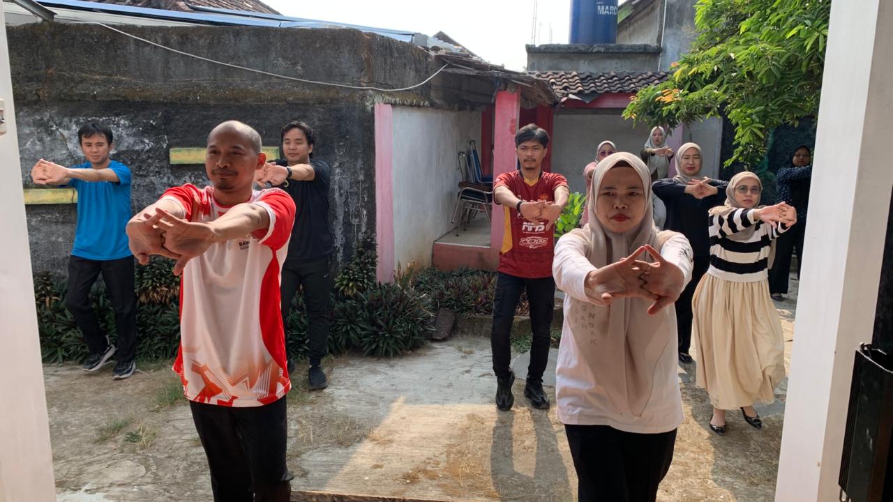 Senam Pagi, Bawaslu Pringsewu Dorong Budaya Kerja Sehat dan Produktif