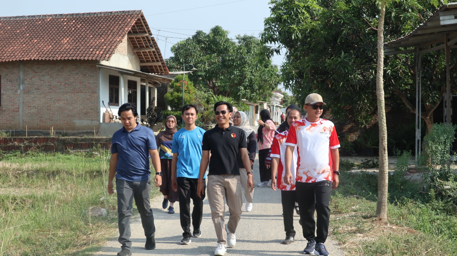 Jumat Sehati Jumpa Berlian, Bawaslu Pringsewu Perkuat Kebersamaan melalui Jalan Sehat Bersama