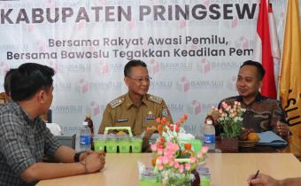 PASTIKAN SINERGI PADA PEMILU TAHUN 2024, BAWASLU PRINGSEWU TERIMA AUDIENSI DARI PJ.BUPATI PRINGSEWU DAN FORKOMPIMDA