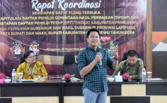 Foto Adam Malik saat menjadi menjadi narasumber dalam Rapat Koordinasi Persiapan Rapat Pleno Terbuka Rekapitulasi Daftar Pemilih Sementara Hasil Perbaikan (DPSHP) dan Penetapan Daftar Pemilih Tetap (DPT) untuk Pemilihan Gubernur dan Wakil Gubernur Lampung, serta Bupati dan Wakil Bupati Kabupaten Pringsewu Tahun 2024