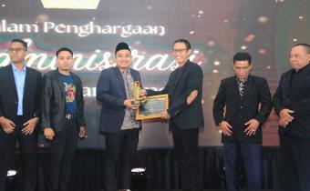 Foto Saat Bawaslu Pringsewu meraih Terbaik III pada kategori Pengembangan dan Peningkatan Kapasitas Pengawas Adhoc Terbaik Tahun 2024 dan juga masuk dalam nominasi Pengelolaan Keuangan Hibah Terbaik Tahun 2024