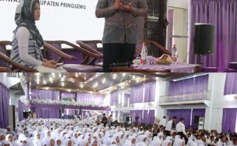 Foto Ketua Bawaslu Kabupaten Pringsewu saat menjadi narasumber dalam kegiatan Masa Ta’aruf (MATA-UAP) Universitas Aisyah Pringsewu Tahun Ajaran 2025/2026 yang digelar di Gedung Aula Universitas Aisyah Pringsewu