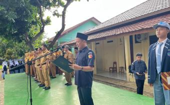 Foto Bawaslu Pringsewu terus berupaya menanamkan nilai-nilai demokrasi kepada generasi muda. Salah satu langkah nyata dilakukan melalui kegiatan “Bawaslu Goes To School: Sosialisasi Pengawasan Partisipatif bagi Pemilih Pemula” yang digelar di SMA Negeri 2 Pringsewu