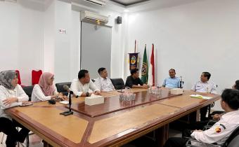 Bawaslu Kabupaten Pringsewu melakukan kunjungan dan koordinasi kelembagaan ke Kantor Pertanahan Kabupaten Pringsewu terkait proses sertipikasi tanah hibah dari Pemerintah Daerah Kabupaten Pringsewu