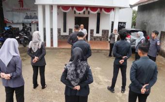 Apel Perdana dan Halalbihalal, Ketua Bawaslu Pringsewu Tekankan Disiplin dan Soliditas Pegawai