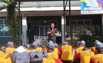 Bawaslu Pringsewu Tanamkan Pendidikan Demokrasi kepada Pemilih Pemula Melalui Program Bawaslu Sahabat Sekolah