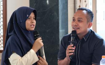 Bawaslu Pringsewu Sosialisasikan Pemilu Demokratis dan Berintegritas kepada Pemilih Pemula SMA IT IMBOS